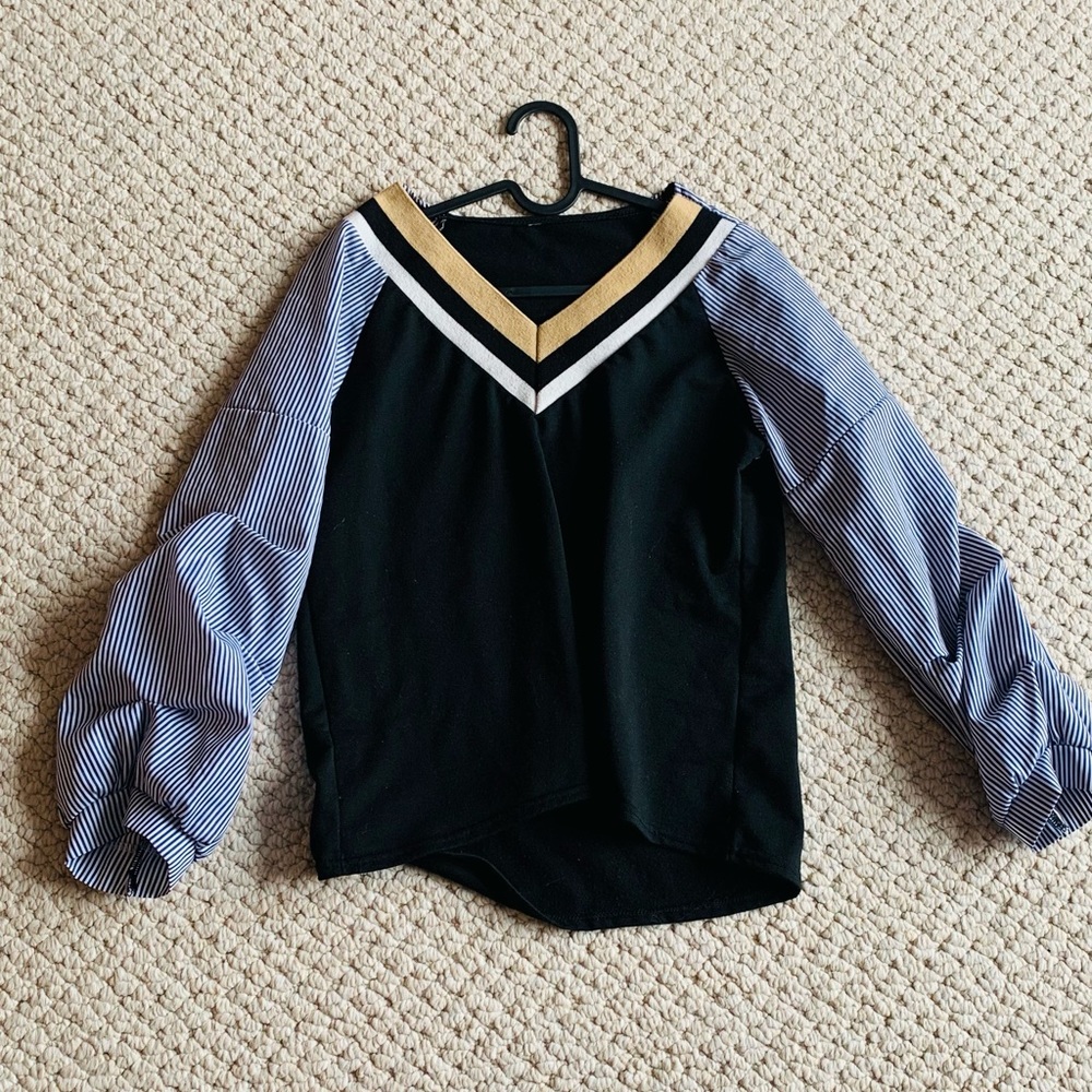 V-Neck Sweater with striped sleeves